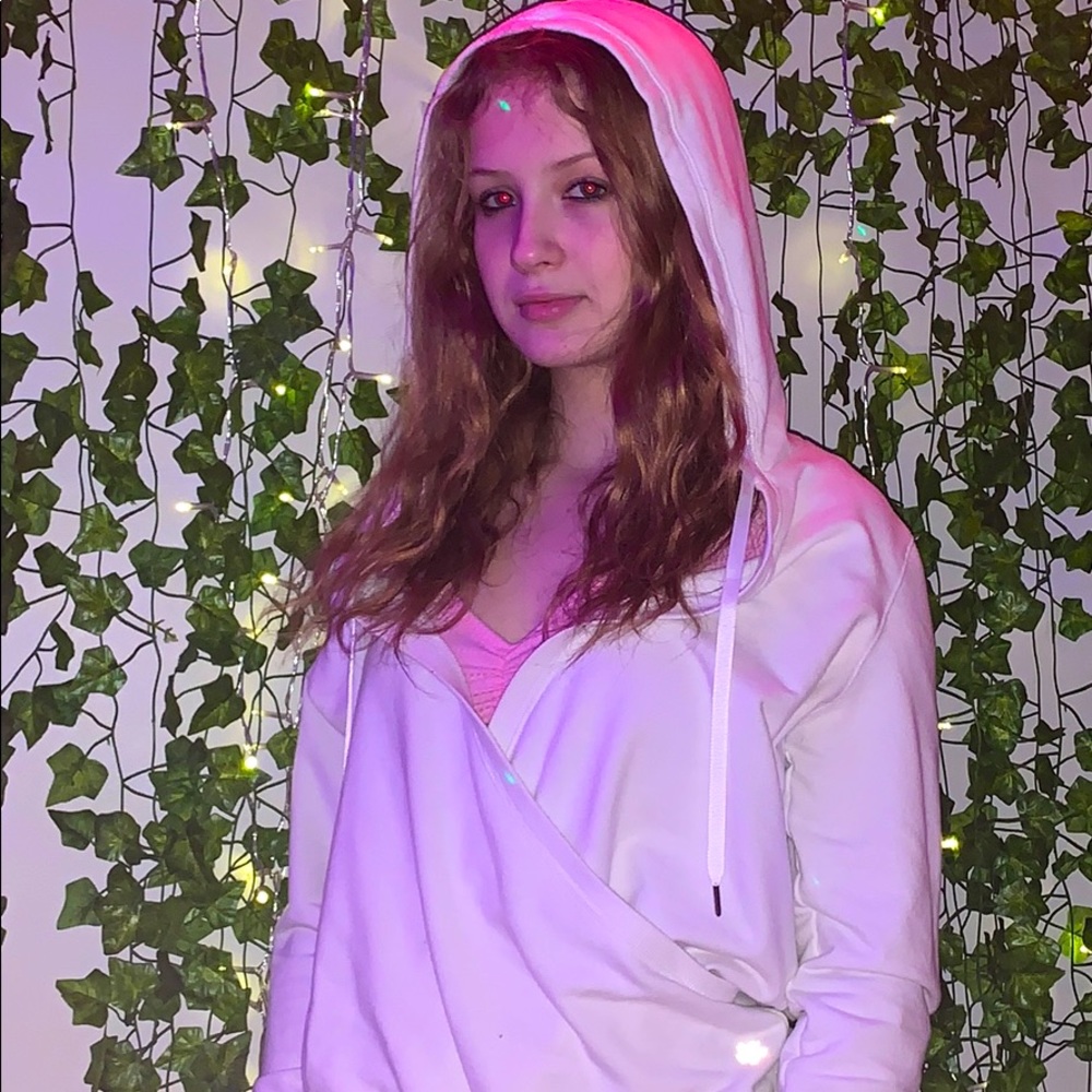 white cut off sweat shirt